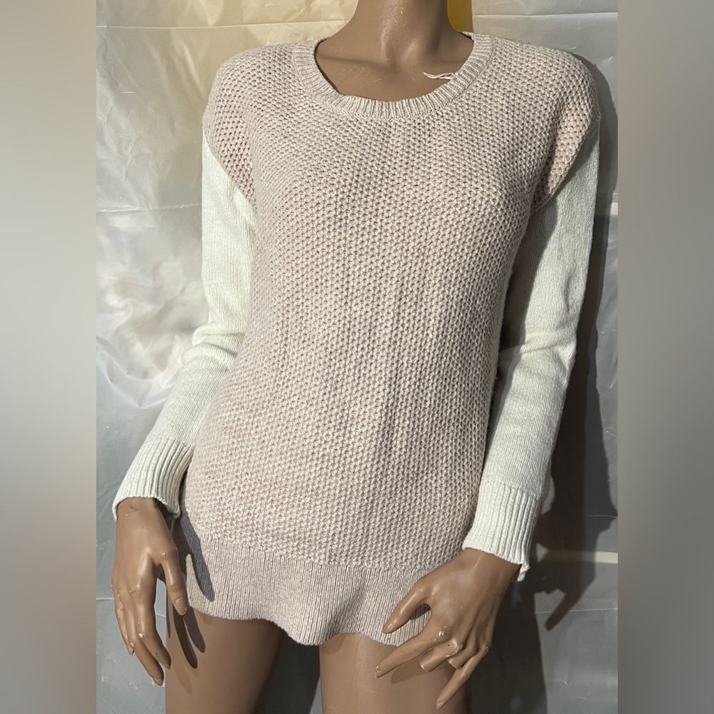 Banana Republic Women’s Sweater M Beige Crew Neck Long Sleeve Knitted Pull Over